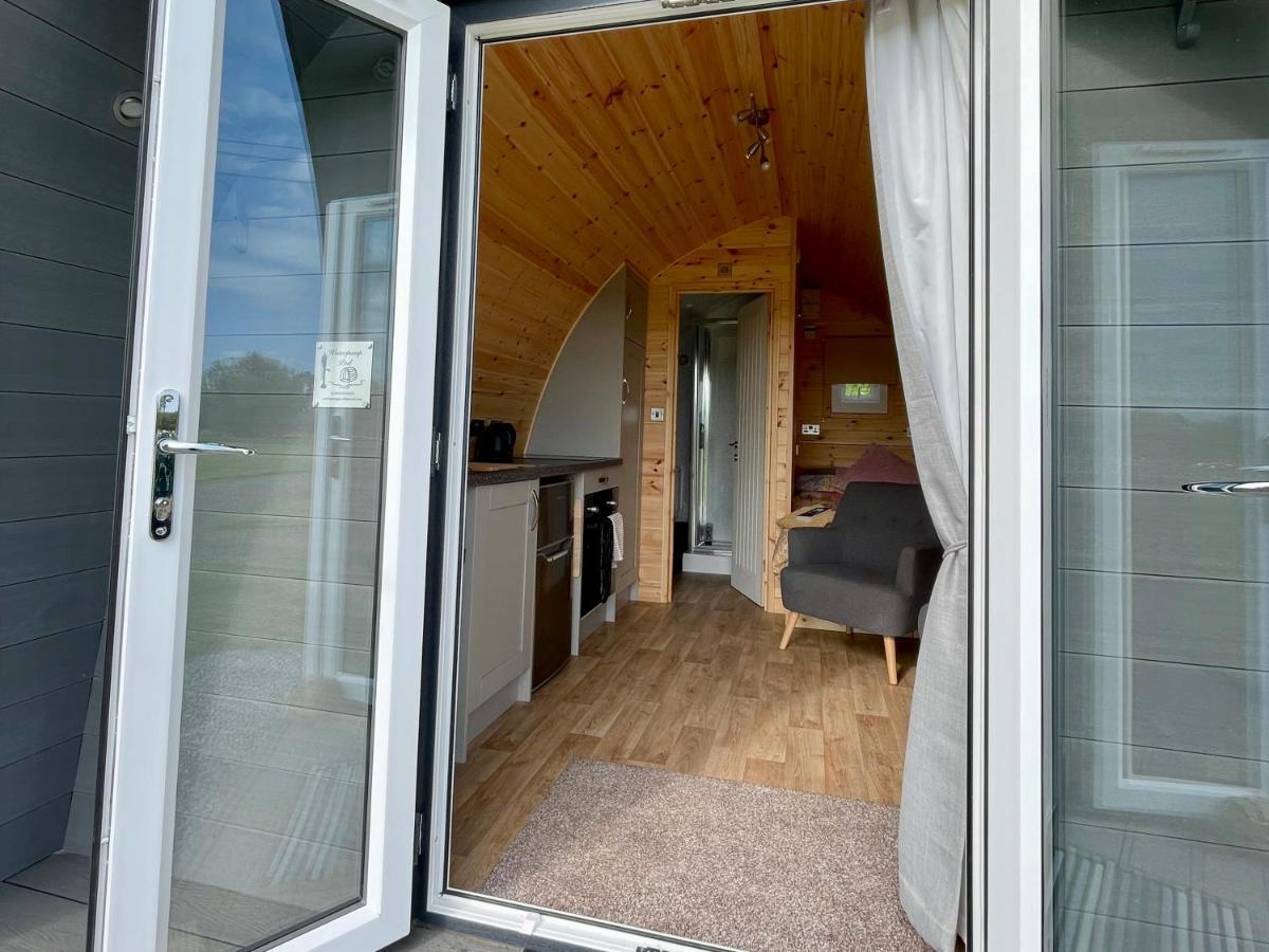 Badingham Waterpump Pod For 2 Adults With Ensuite In The Suffolk Countryside מראה חיצוני תמונה