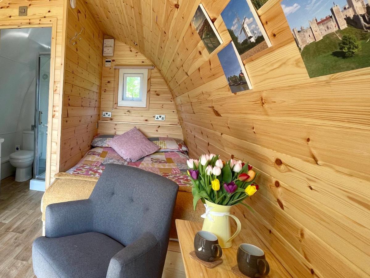 Badingham Waterpump Pod For 2 Adults With Ensuite In The Suffolk Countryside מראה חיצוני תמונה
