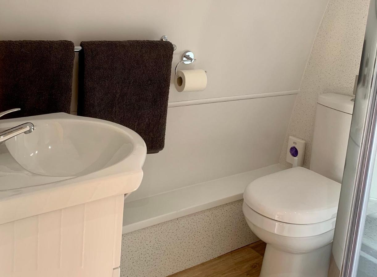 Badingham Waterpump Pod For 2 Adults With Ensuite In The Suffolk Countryside מראה חיצוני תמונה